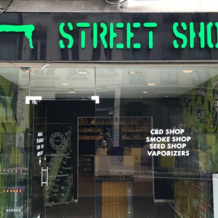 CBD shop, accessoires pour fumeurs et graines de collection I StreetShop