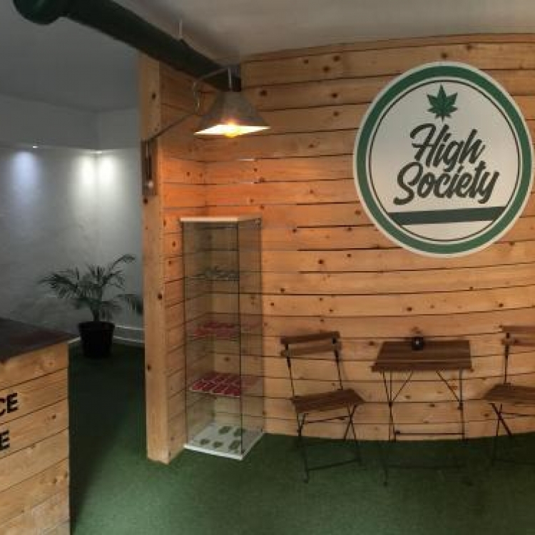 Photo du magasin High Society à Aix-en-Provence Photo du magasin High Society à Aix-en-Provence