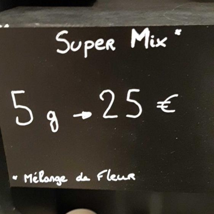 Photo du magasin CBD BERGUOIS à Bergues Photo du magasin CBD BERGUOIS à Bergues