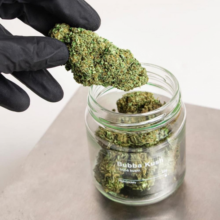 Photo du magasin CBD Mazargues Marseille - Calm and Co à Marseille Photo du magasin CBD Mazargues Marseille - Calm and Co à Marseille