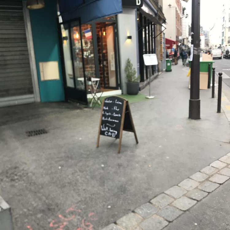 Photo du magasin Little shop cbd à Paris Photo du magasin Little shop cbd à Paris