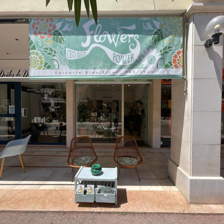 Photo du magasin flowers power à Saint-Tropez Photo du magasin flowers power à Saint-Tropez