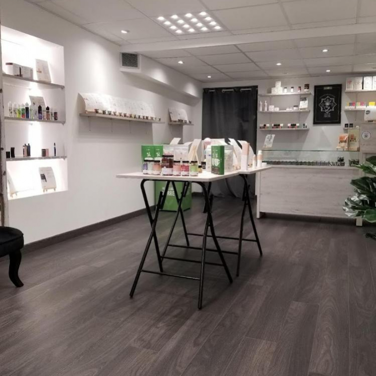 Photo du magasin Satyva - CBD Grenoble à Grenoble Photo du magasin Satyva - CBD Grenoble à Grenoble
