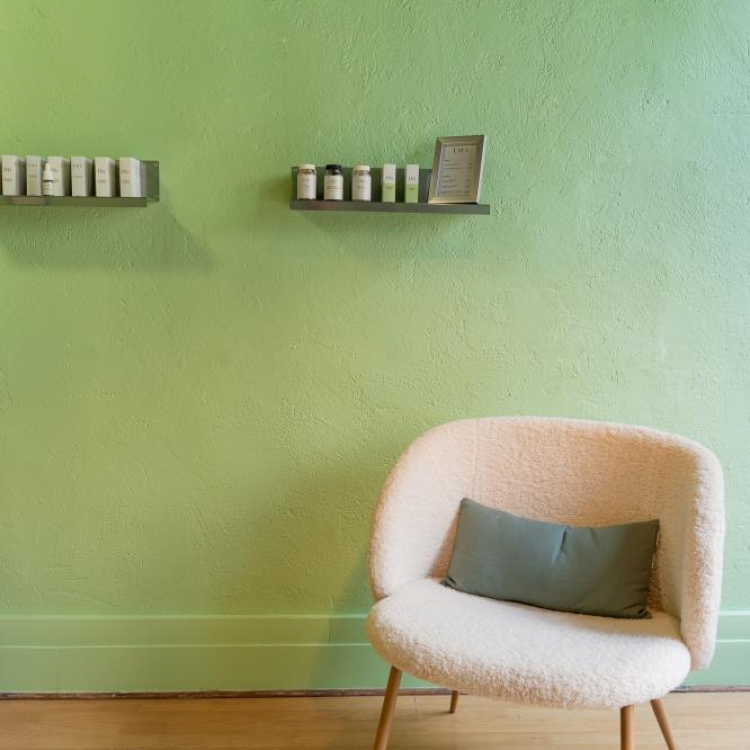 Photo du magasin Deli Hemp Versailles CBD shop à Versailles Photo du magasin Deli Hemp Versailles CBD shop à Versailles