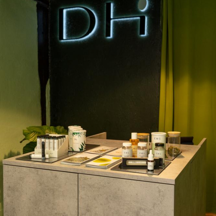 Photo du magasin Deli Hemp Versailles CBD shop à Versailles Photo du magasin Deli Hemp Versailles CBD shop à Versailles