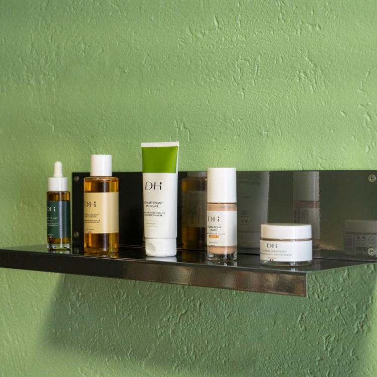 Photo du magasin Deli Hemp Versailles CBD shop à Versailles Photo du magasin Deli Hemp Versailles CBD shop à Versailles