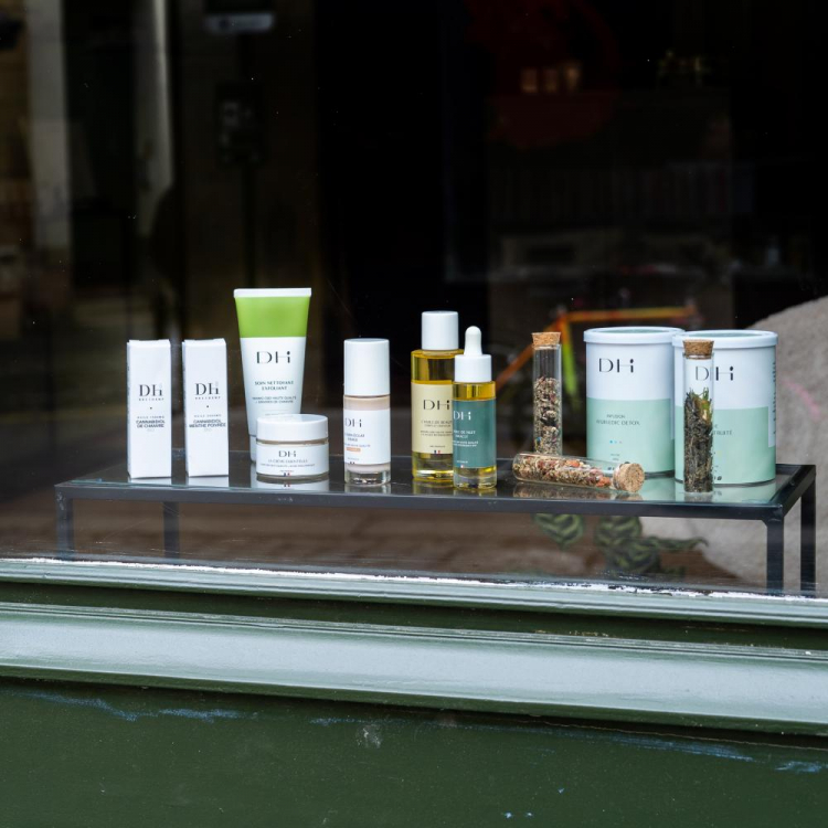 Photo du magasin Deli Hemp Versailles CBD shop à Versailles Photo du magasin Deli Hemp Versailles CBD shop à Versailles