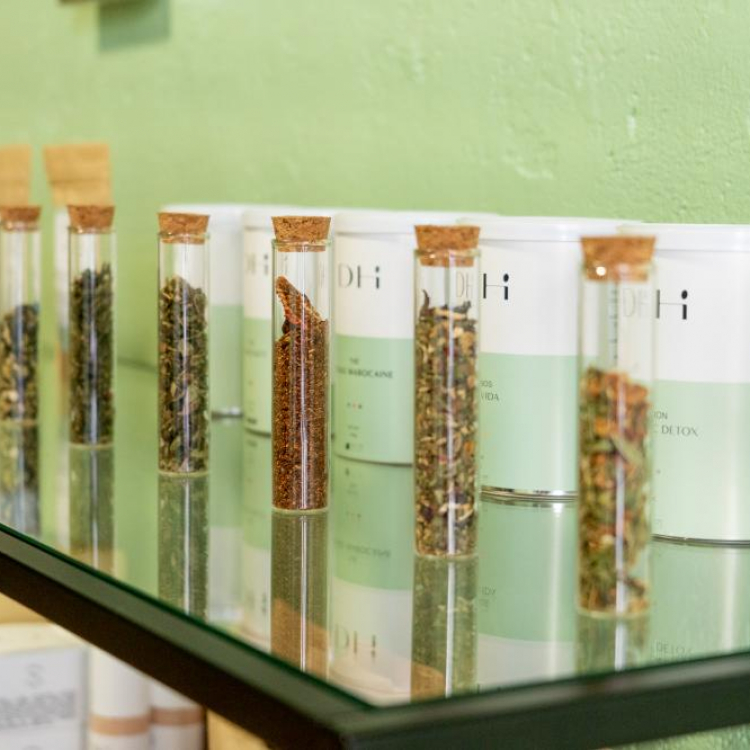 Photo du magasin Deli Hemp Versailles CBD shop à Versailles Photo du magasin Deli Hemp Versailles CBD shop à Versailles